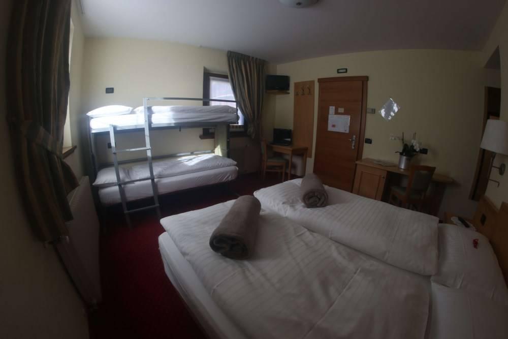Triple Room of Hotel del Bosco in Livigno